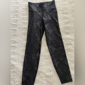 Old Navy Elevate Leggings -  size M